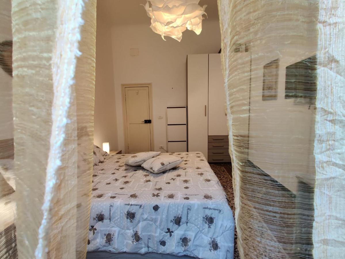 Wow - 175 Mq - Posteggio Privato - Davanti Porto Traghetti - Fino A 10 Posti Letto Genua
