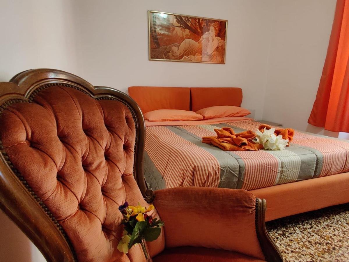 Appartement Wow - 175 Mq - Posteggio Privato - Davanti Porto Traghetti - Fino A 10 Posti Letto *