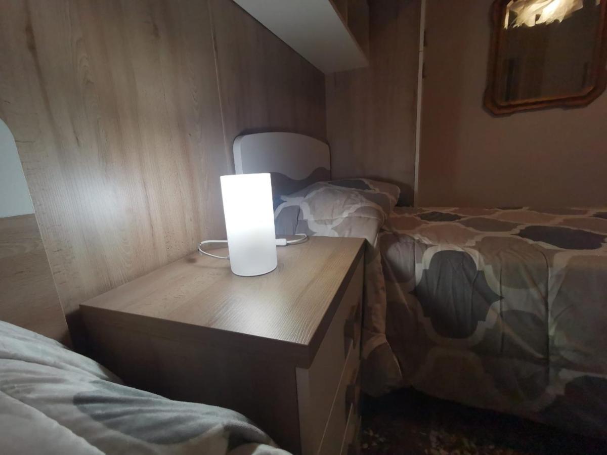 Wow - 175 Mq - Posteggio Privato - Davanti Porto Traghetti - Fino A 10 Posti Letto * Genua