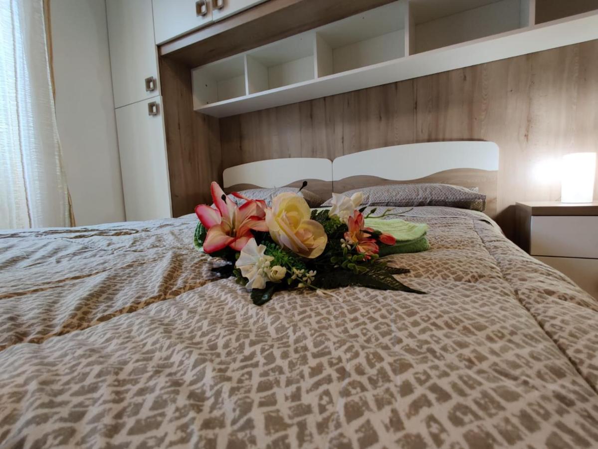 Appartement Wow - 175 Mq - Posteggio Privato - Davanti Porto Traghetti - Fino A 10 Posti Letto