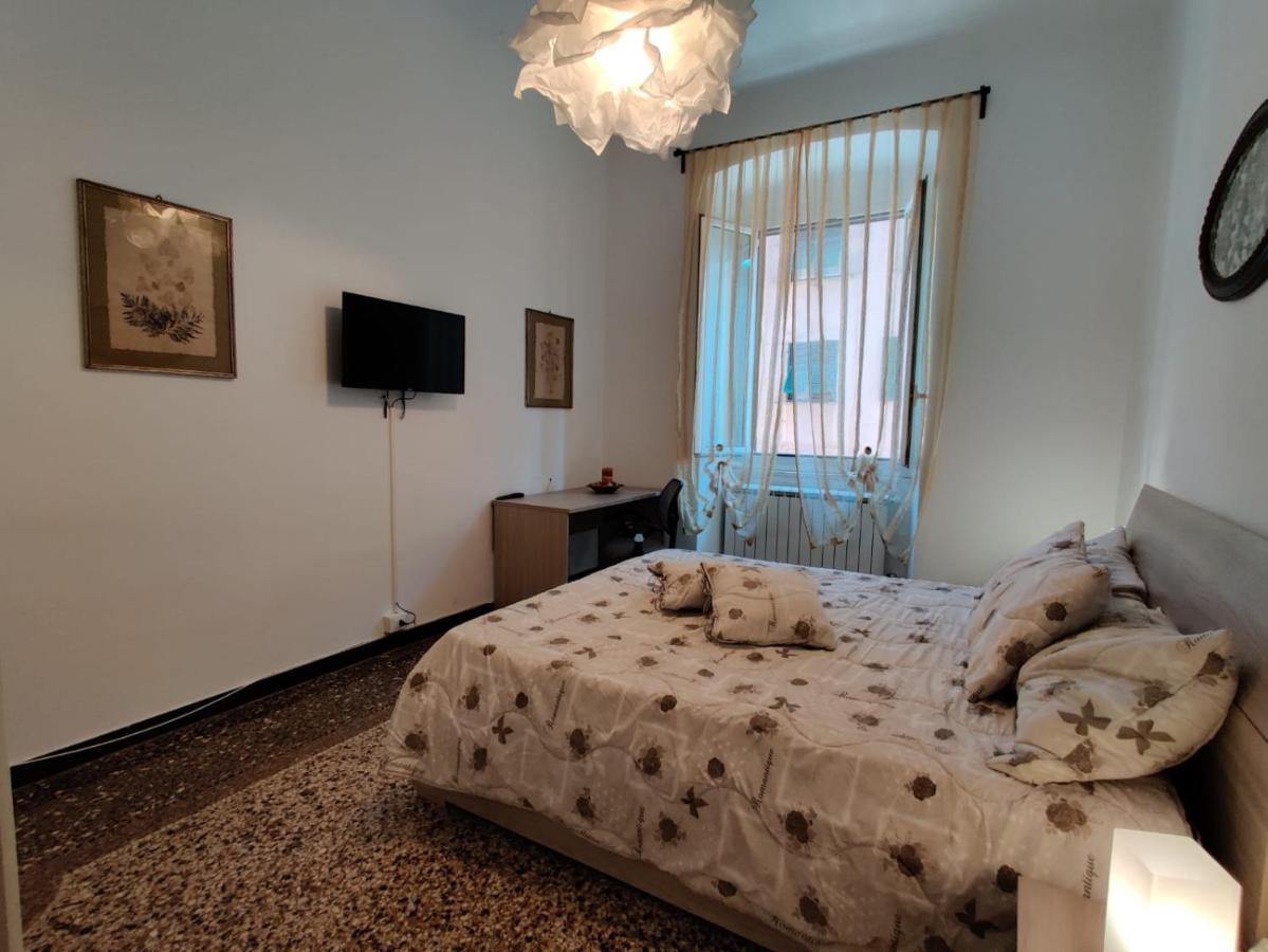 Wow - 175 Mq - Posteggio Privato - Davanti Porto Traghetti - Fino A 10 Posti Letto Genua