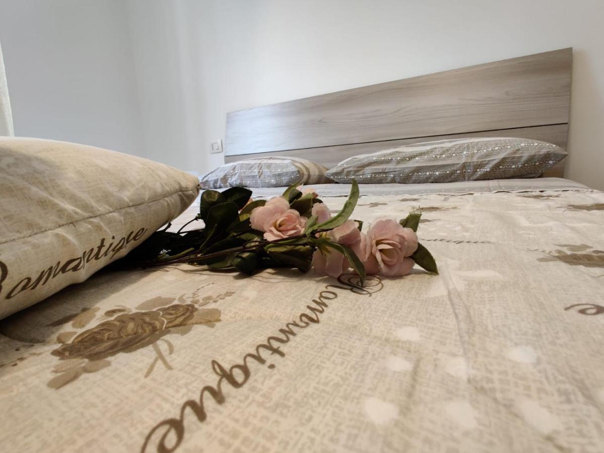 Wow - 175 Mq - Posteggio Privato - Davanti Porto Traghetti - Fino A 10 Posti Letto Appartement Genua