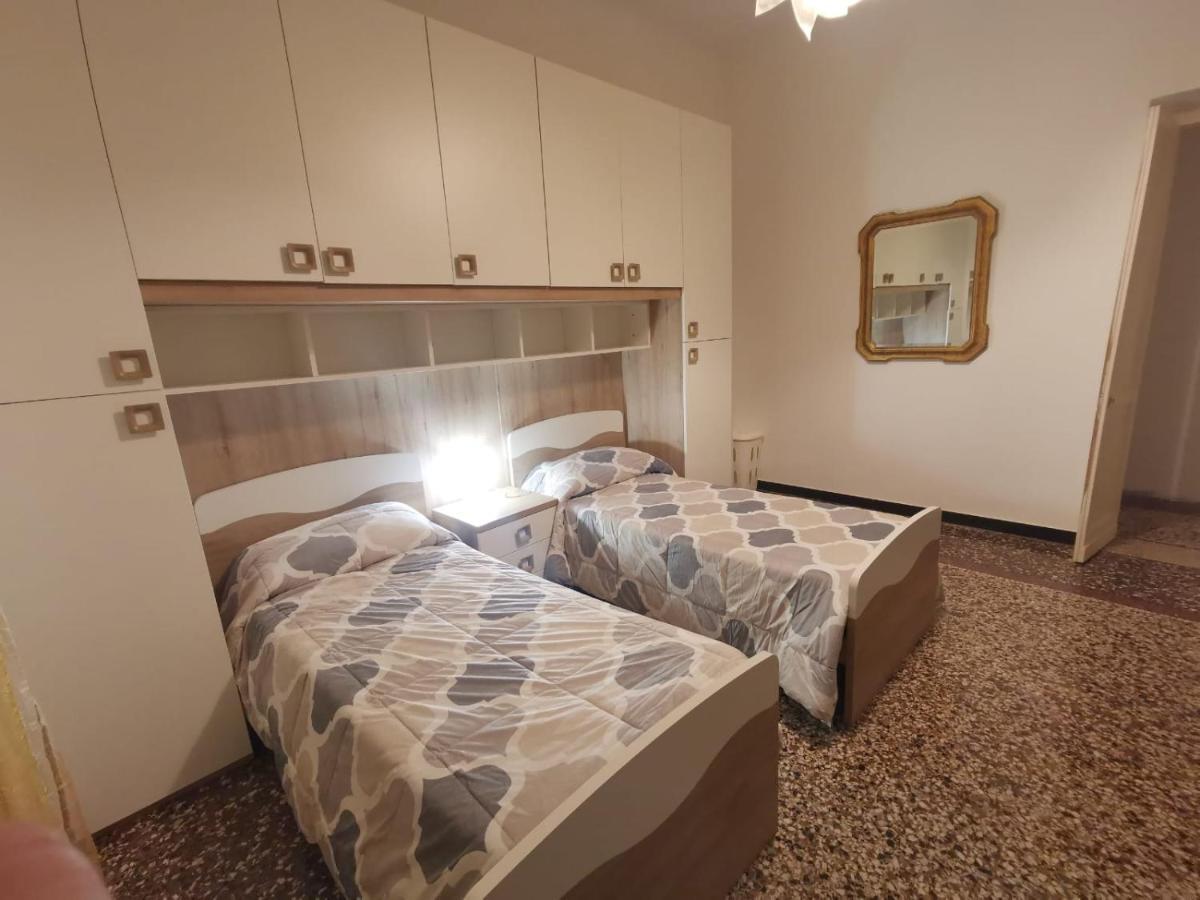 Appartement Wow - 175 Mq - Posteggio Privato - Davanti Porto Traghetti - Fino A 10 Posti Letto *