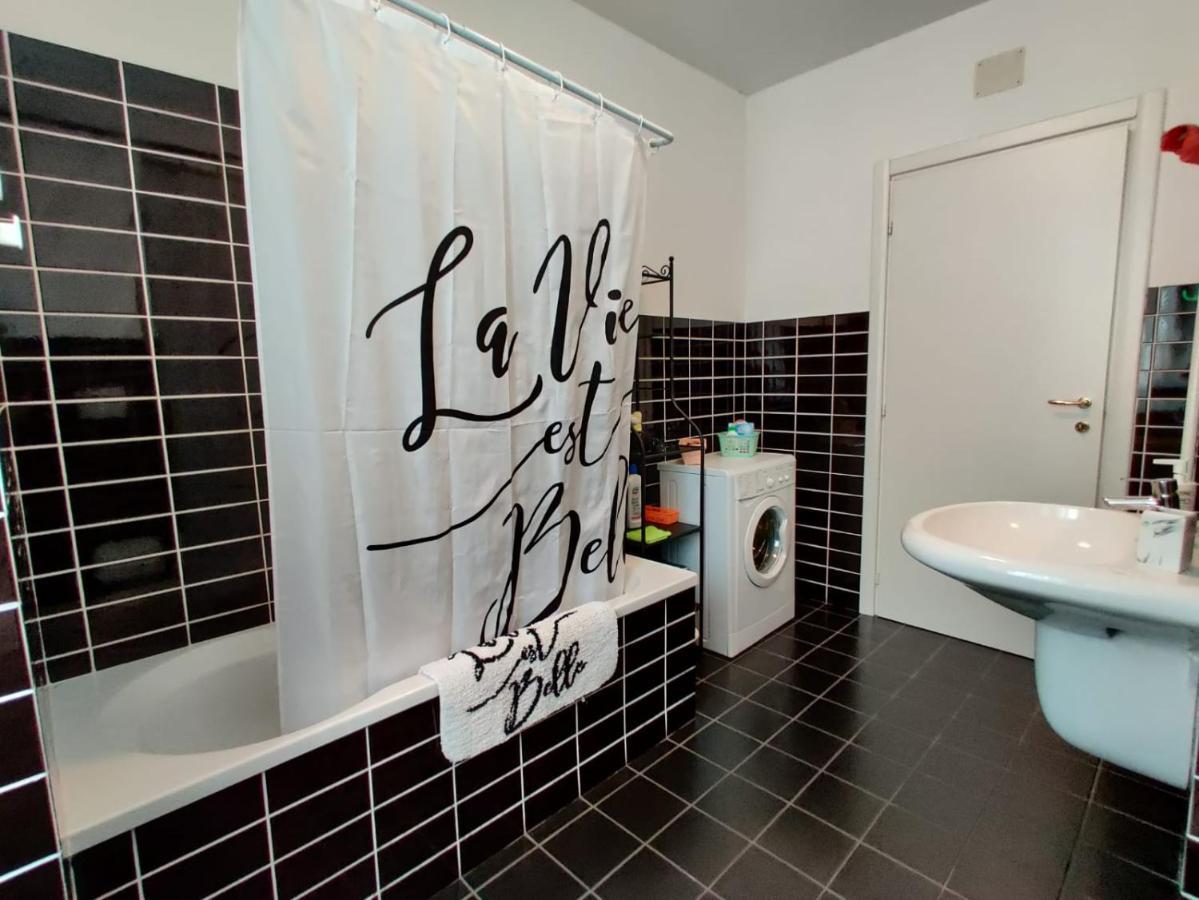 Wow - 175 Mq - Posteggio Privato - Davanti Porto Traghetti - Fino A 10 Posti Letto Appartement *