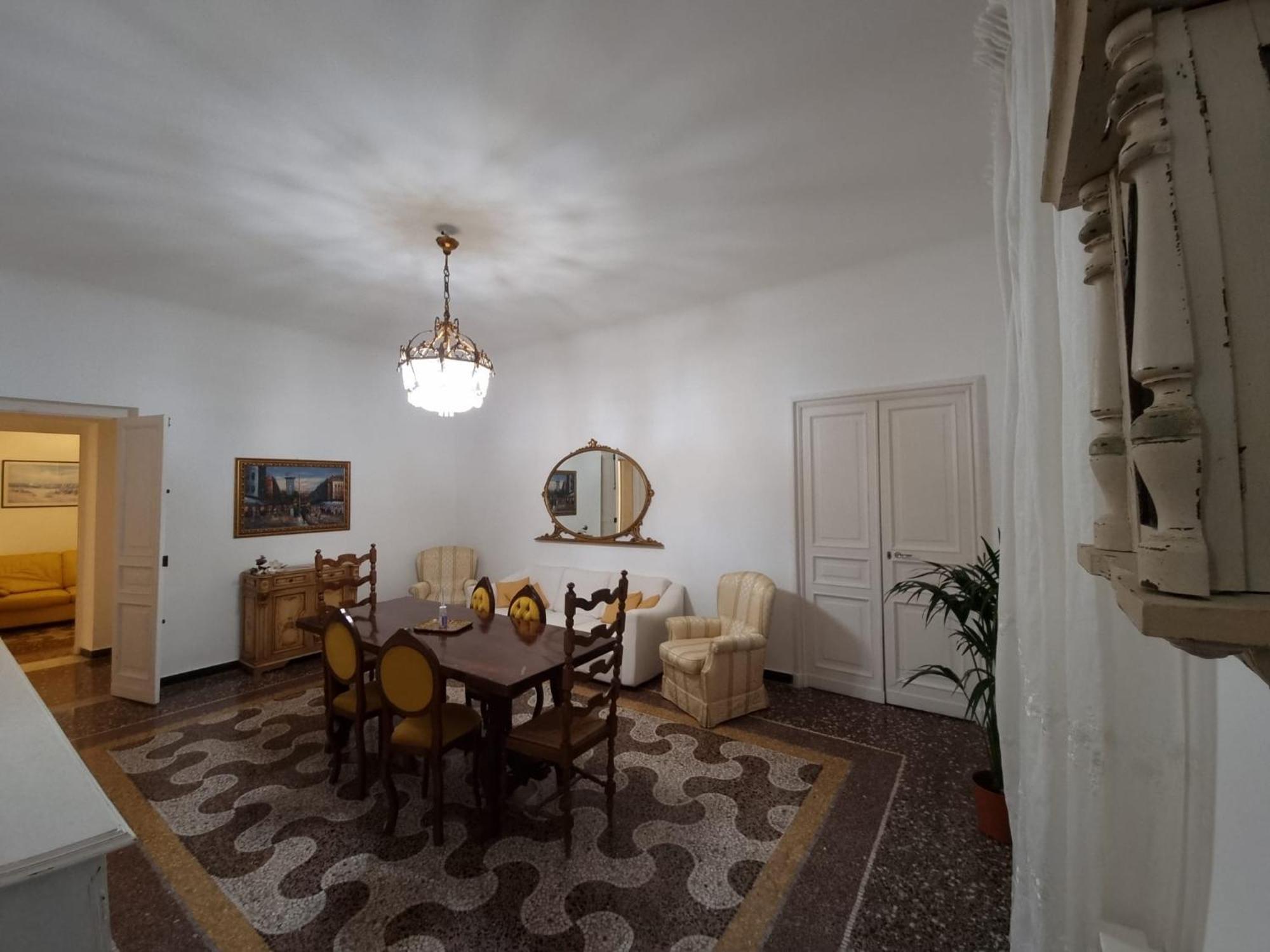 Wow - 175 Mq - Posteggio Privato - Davanti Porto Traghetti - Fino A 10 Posti Letto Appartement *