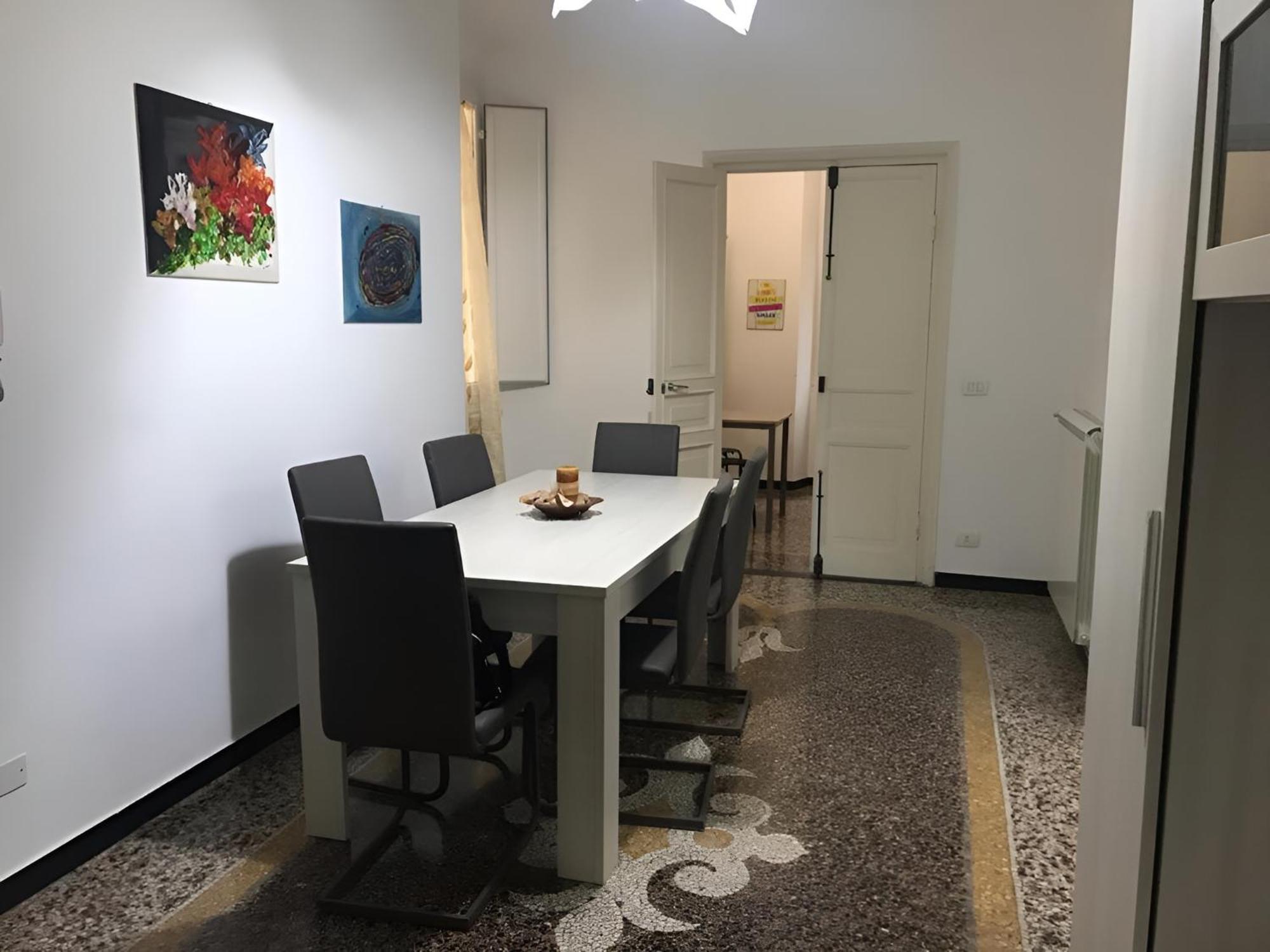Wow - 175 Mq - Posteggio Privato - Davanti Porto Traghetti - Fino A 10 Posti Letto * Genua
